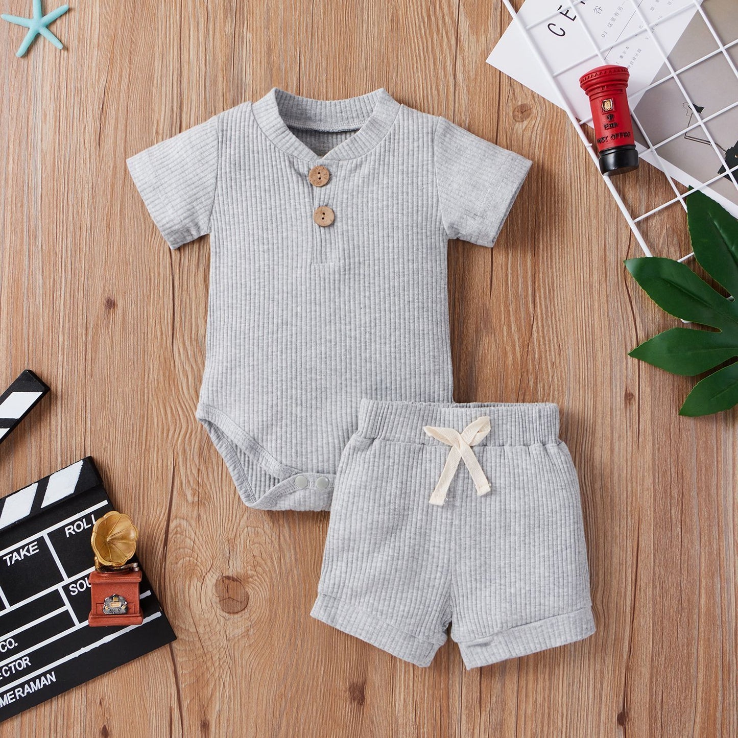 Baby Kurzarm-Set – Verstellbarer Strampler & Shorts